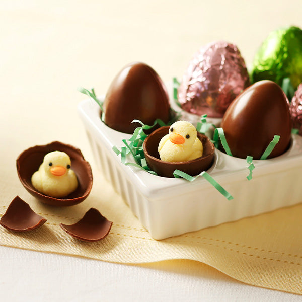 Waddles™ chocolate Easter eggs with festive foil (included)